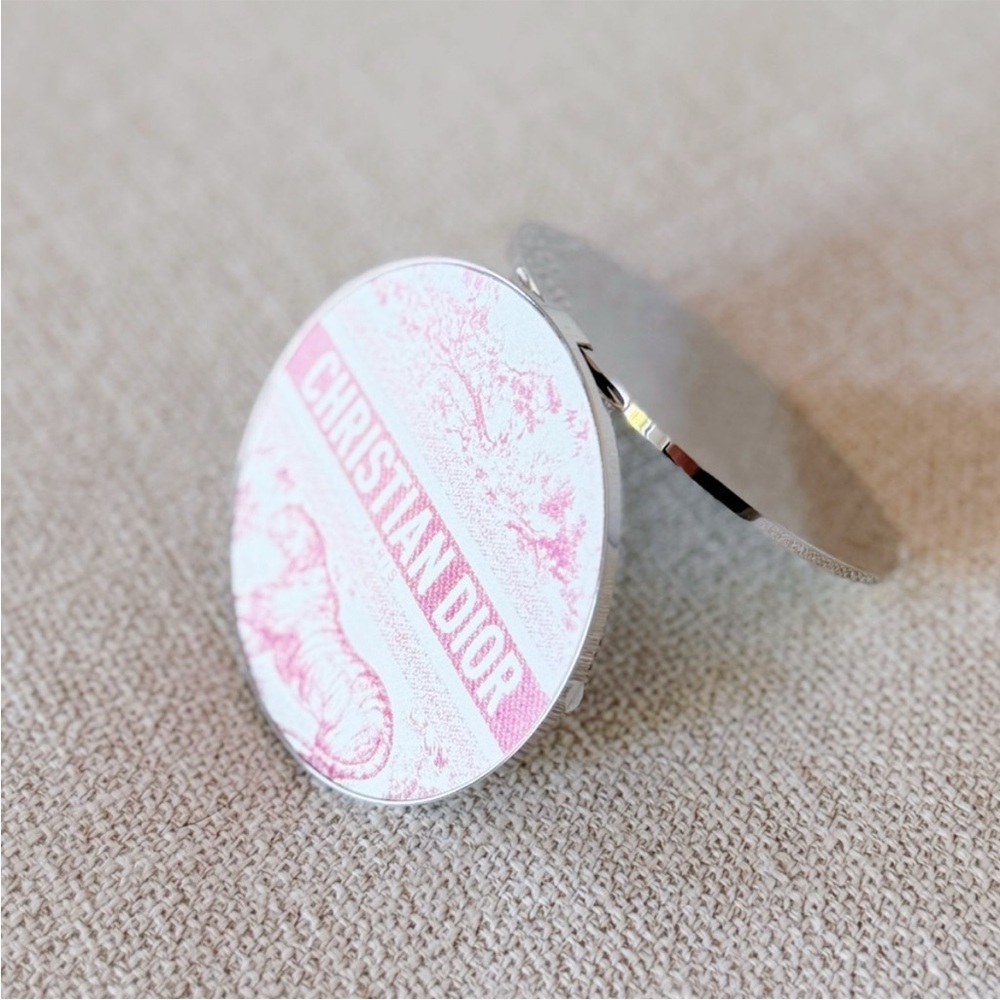 Christian Dior Pink Tiger Print
Compact Mirror - Picture 4 of 6